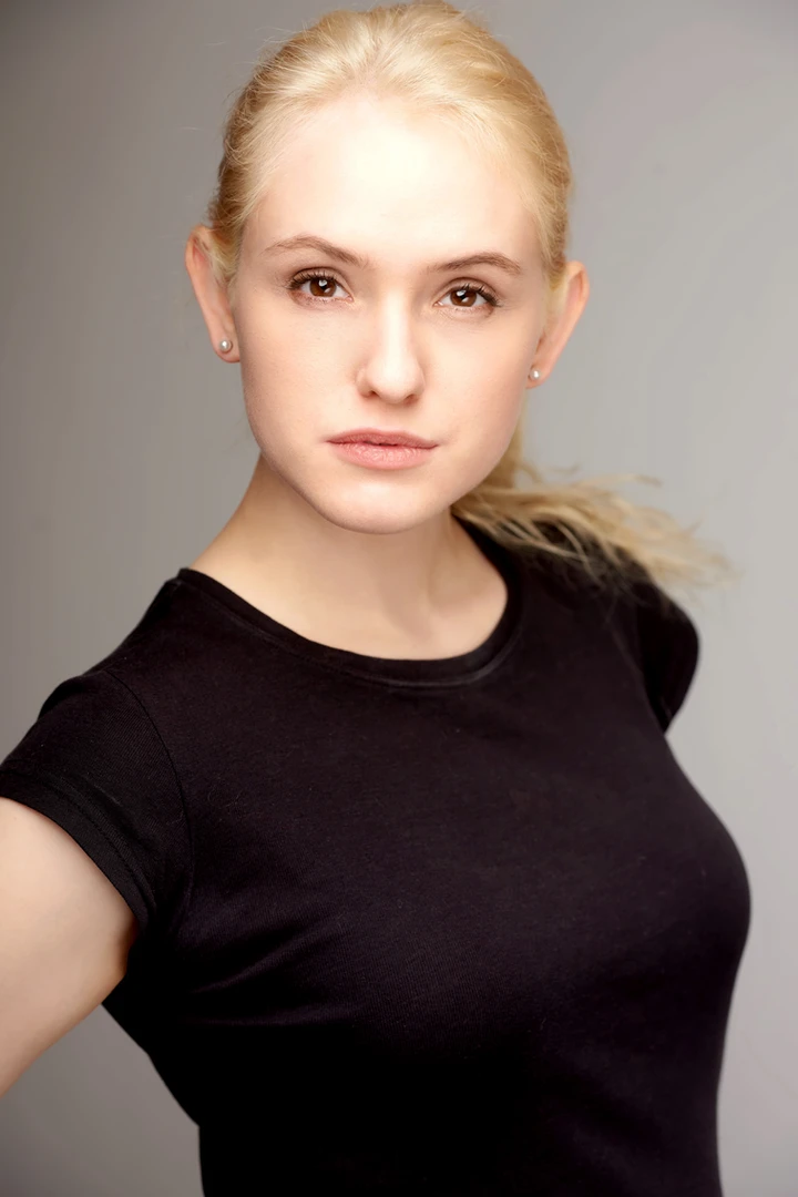 Headshot 6